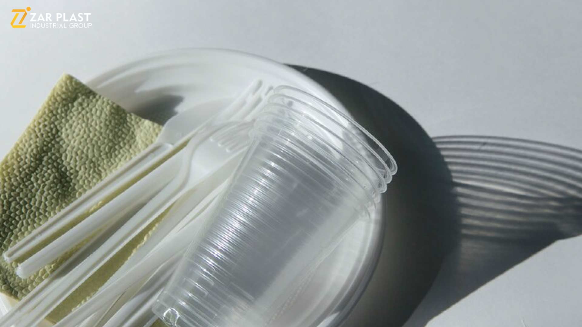 Anti-stain transparent plastics
